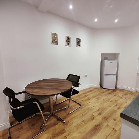 3 Bed Flat Close To Liverpool St & Brick Lane Лондон Экстерьер фото