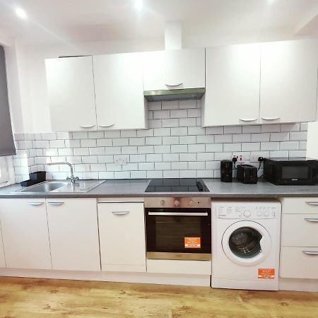 3 Bed Flat Close To Liverpool St & Brick Lane Лондон Экстерьер фото