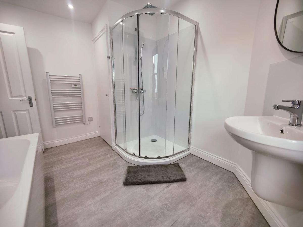 3 Bed Flat Close To Liverpool St & Brick Lane Лондон Экстерьер фото